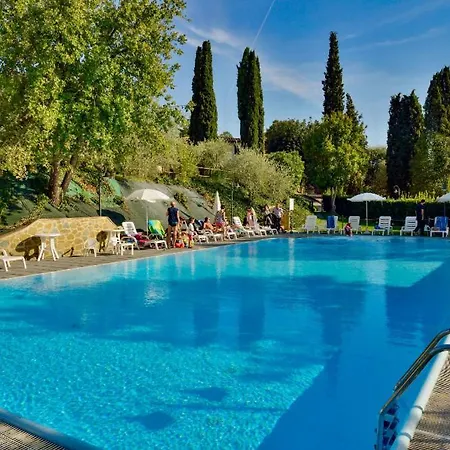 Popoltaio-schiacciato Sleeps 6 Pool T762672 דירה Ravigliano