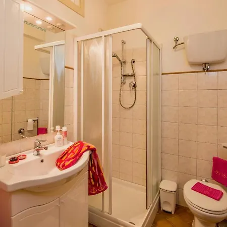 Popoltaio-schiacciato Sleeps 6 Pool T762672 דירה Ravigliano