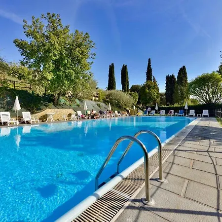Popoltaio-schiacciato Sleeps 6 Pool T762672 Ravigliano